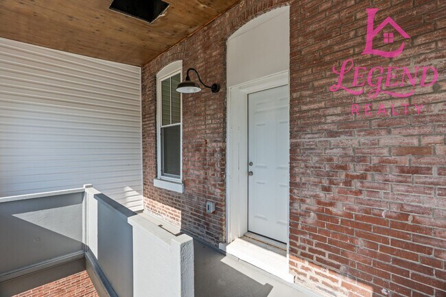 Building Photo - 4138 Iowa Ave