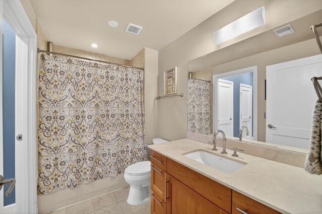 Building Photo - Spacious & Modern 1br Steps on U St Corridor!