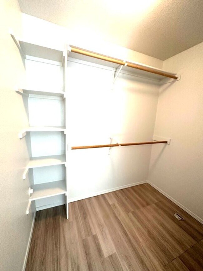Building Photo - Bright and Beautiful upstairs apartment!