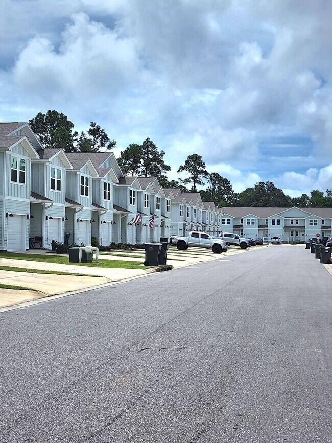 Building Photo - 8932 Brigade Trail