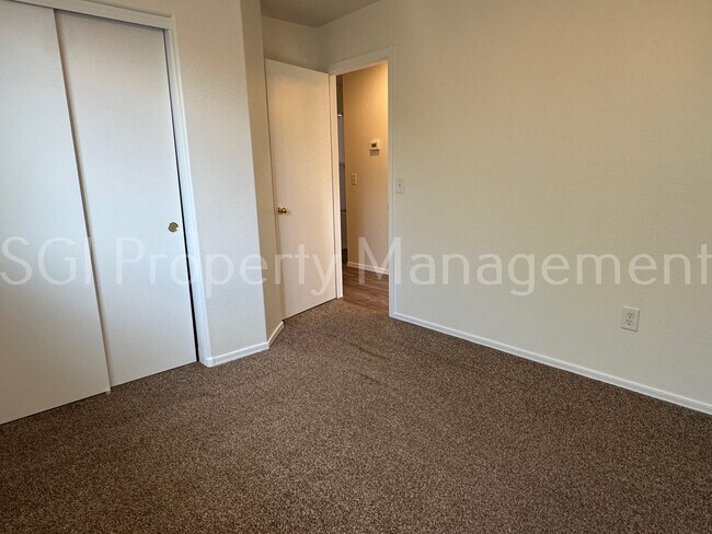 Building Photo - 4113 W Irwin Ave