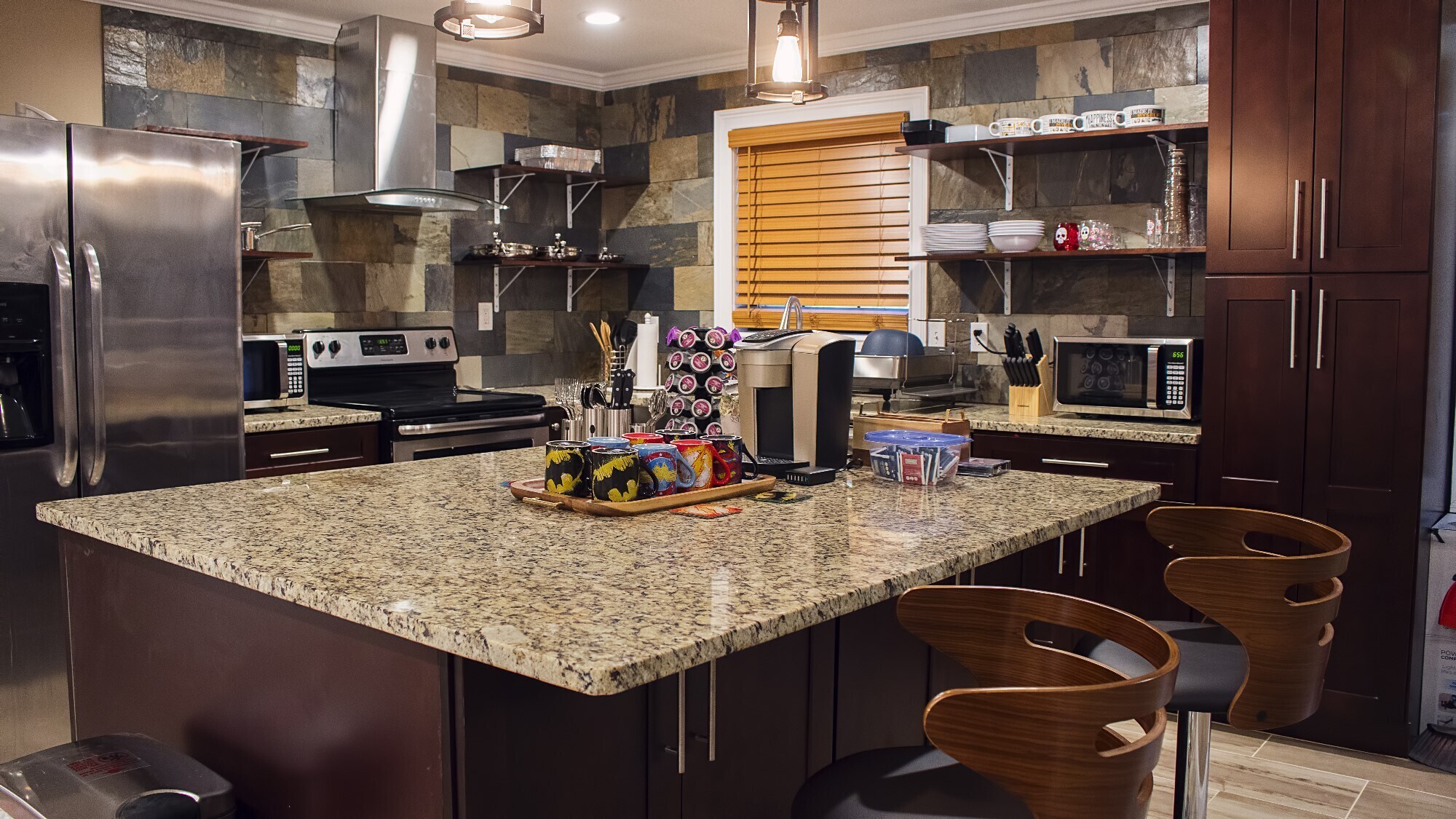 Building Photo - 4196 Clearview Dr