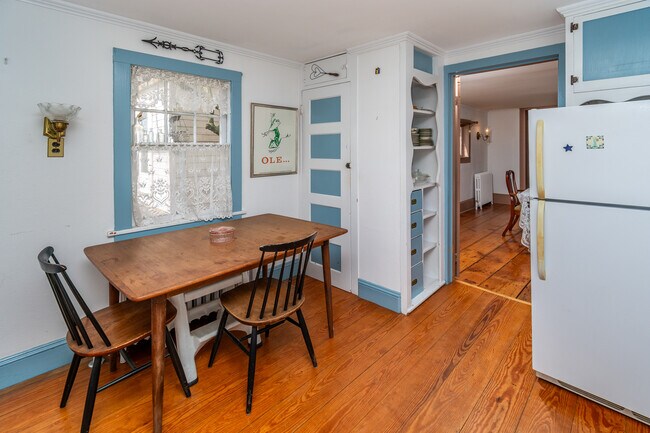 Building Photo - 45 York St