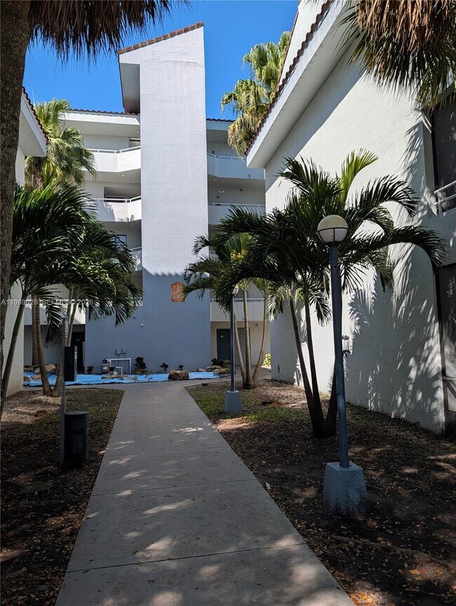 Building Photo - 8305 SW 152nd Ave