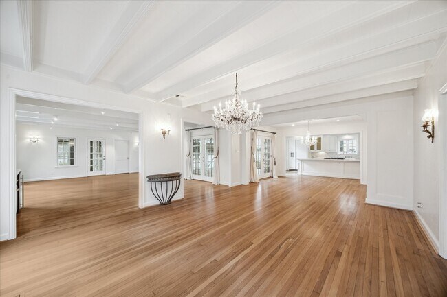 Building Photo - 2117 Chilton Rd