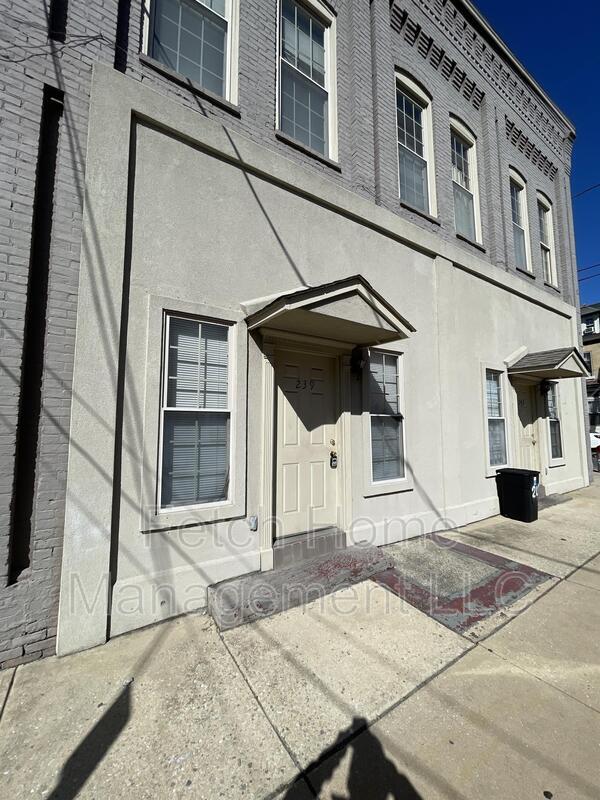 Building Photo - 239 Union St