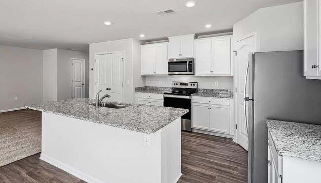 Building Photo - 4BR home in Great location!