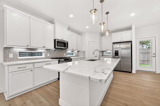 Building Photo - 21227 Teal Lovegrass Ln