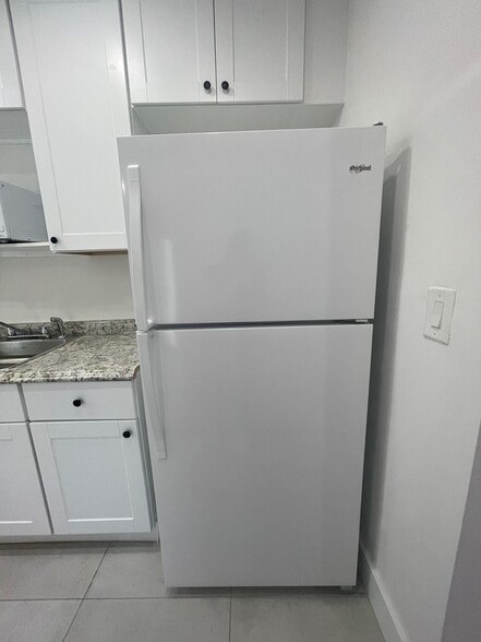 Building Photo - 2510 SW 27th St