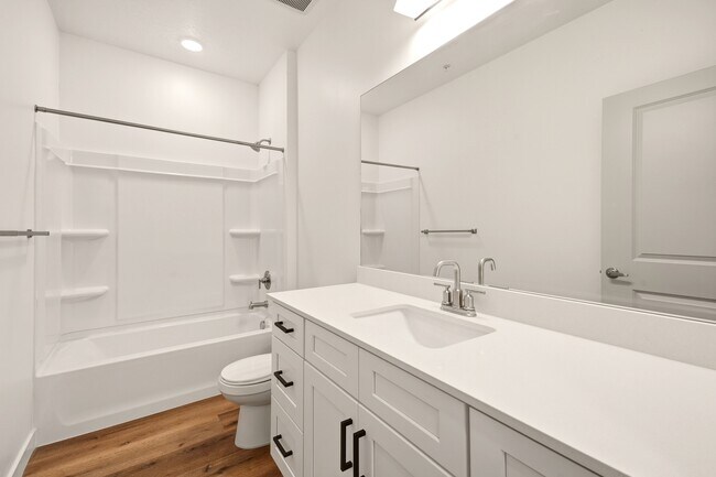 Building Photo - 2305 E 830 S