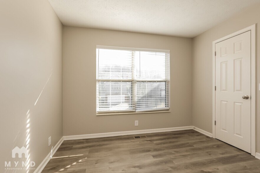 Building Photo - 3100 Creekview Ln