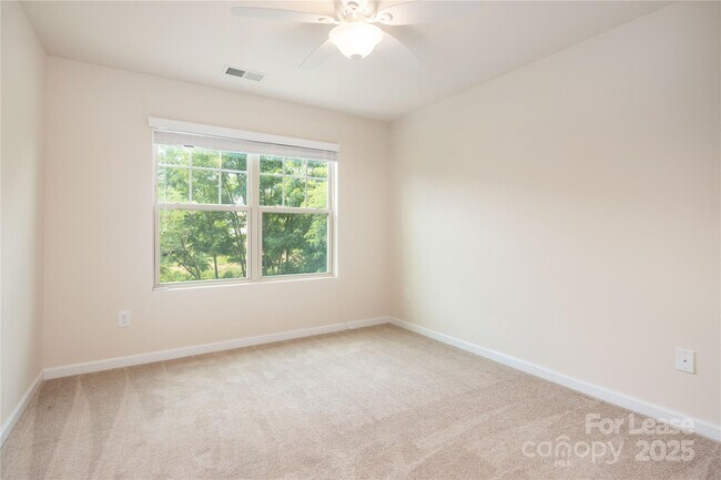 Building Photo - 4033 Black Walnut Wy