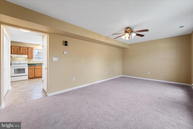 Building Photo - 400 Emily Ln