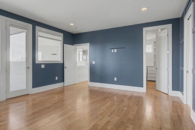 Building Photo - 118B Fern Ave