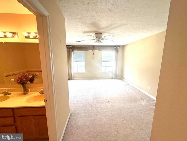 Building Photo - 3306 Woodspring Dr
