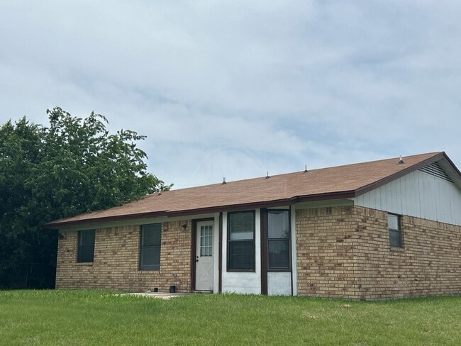 Building Photo - 2614 N W S Young Dr