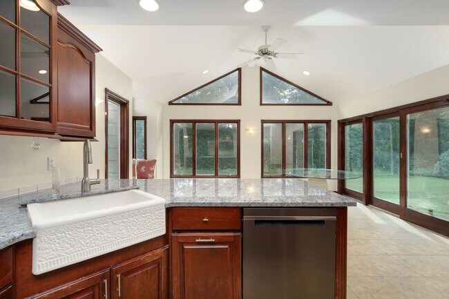 Building Photo - 2377 Williamstown Ct