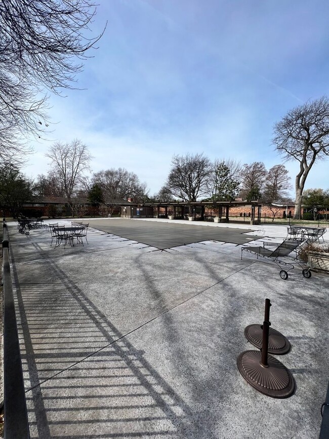 Building Photo - Rare rental opportunity in gated Garden Park!