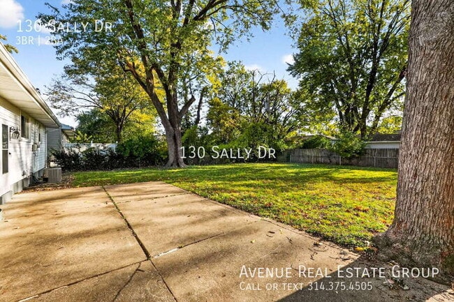 Building Photo - 130 Sally Dr