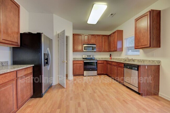 Building Photo - 421 Garden Grove Rd