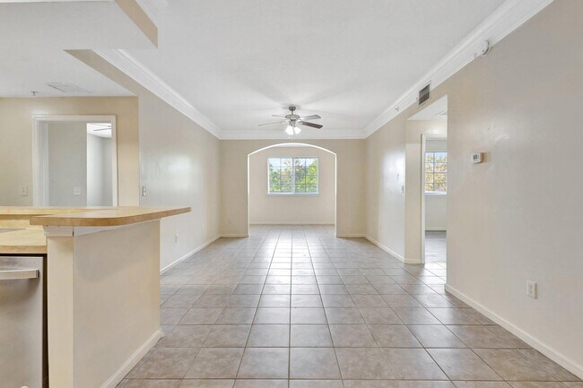 Building Photo - 9833 Baywinds Blvd
