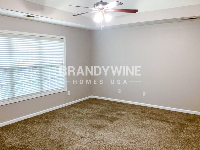 Building Photo - 215 Prince Edward Way