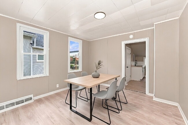 Building Photo - 4212 Apple Ave