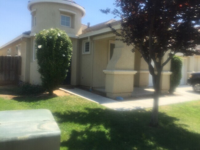 Building Photo - 3962 Blackberry Ave