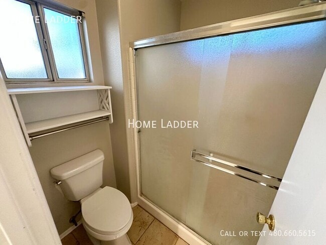 Building Photo - 363 W Bruce Ave