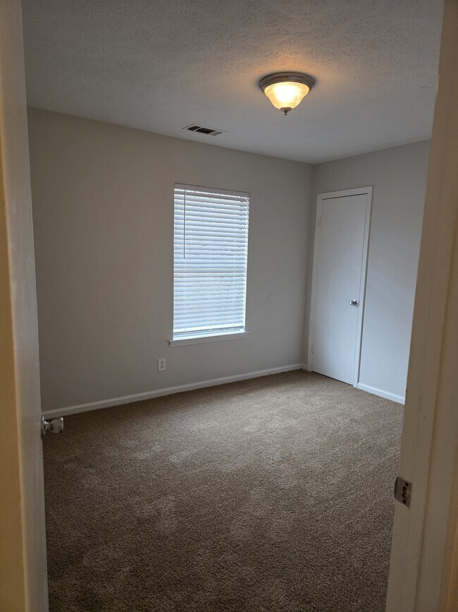 Building Photo - 107 Dogwood Cir