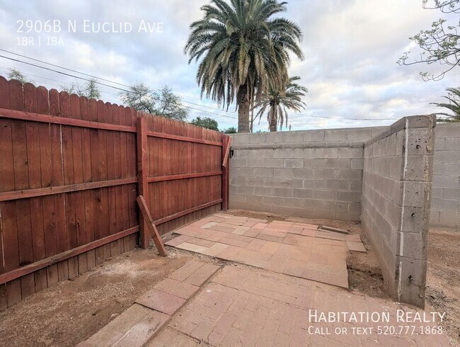 Building Photo - 2906 N Euclid Ave