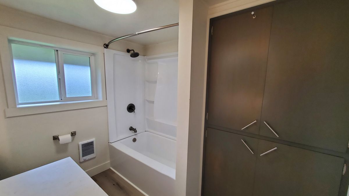 Building Photo - 15358 NE Dopp Rd