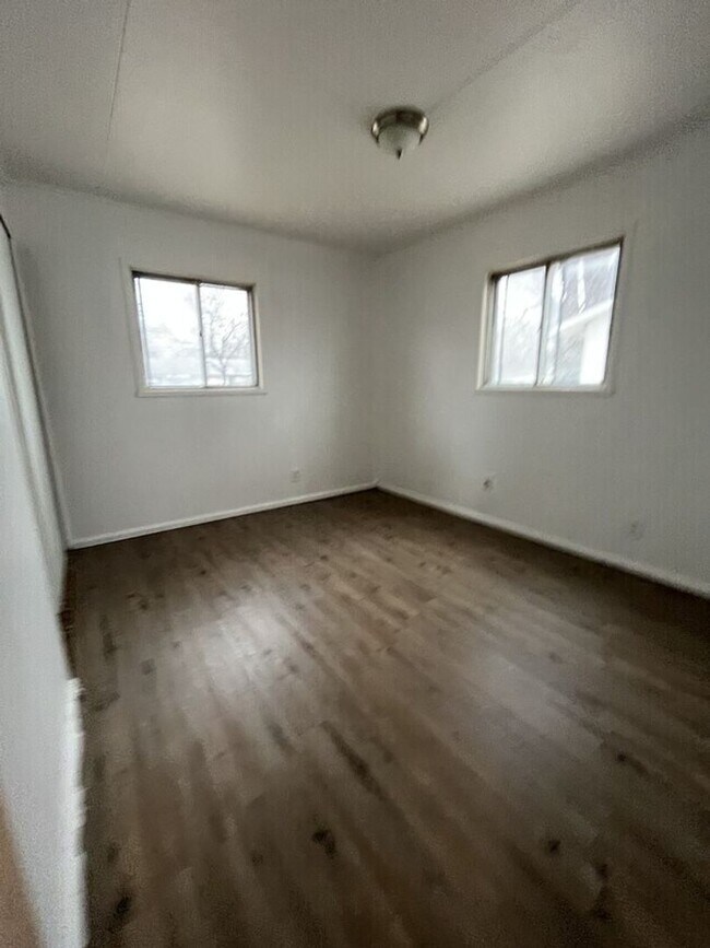 Building Photo - 3 bed | 1 bath Home for Rent