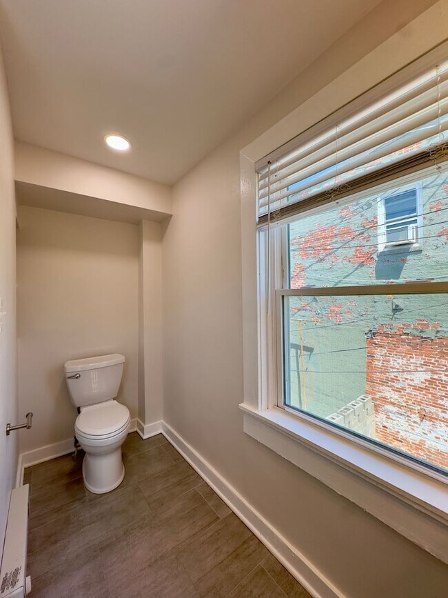 Building Photo - Charming 2 Bedroom/2 Bathroom Townhome in Canton, Baltimore, MD!