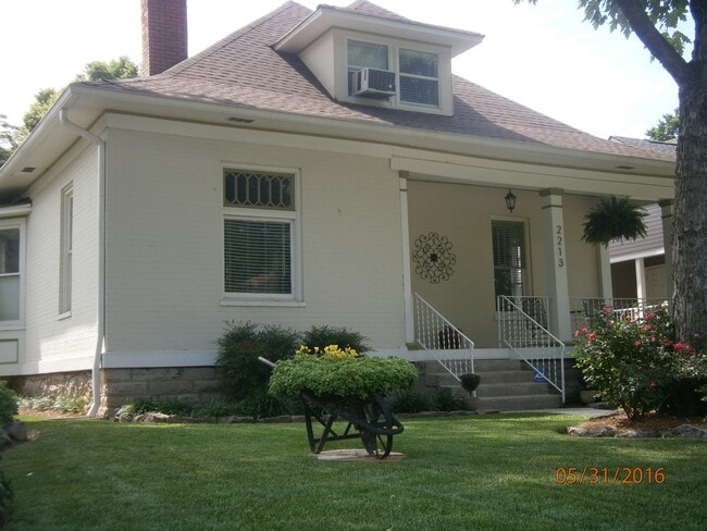 Primary Photo - 2213 10th Ave S