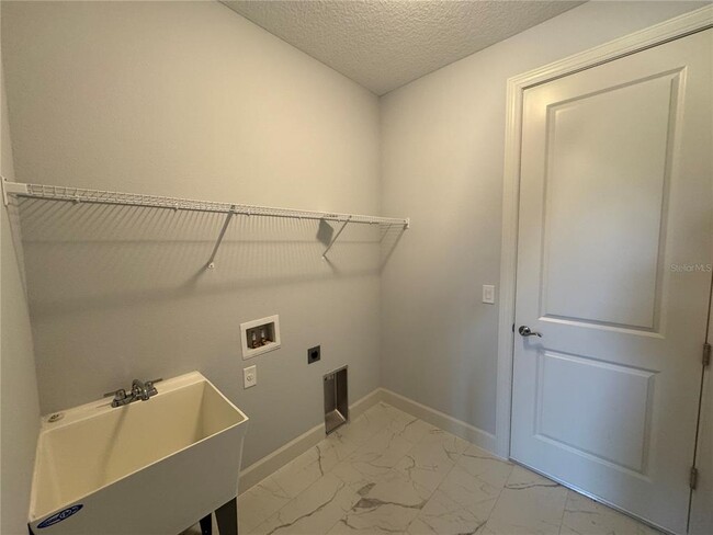 Building Photo - 234 Long Meadow Ln S