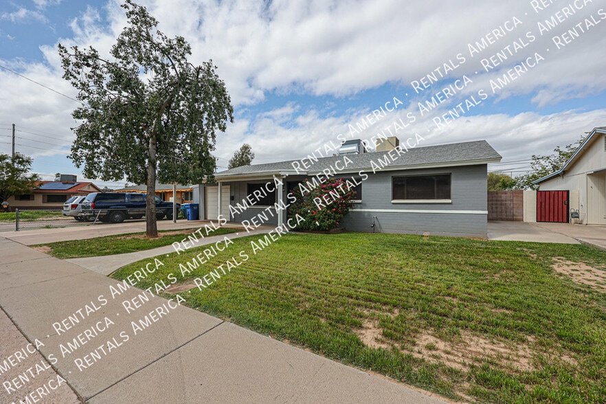 Primary Photo - 12648 N 32nd Ave