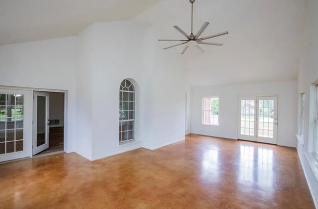 Building Photo - Great Location! Family House! 3 bedroom,  2.5 bathroom, large bonus room, 2 car garage