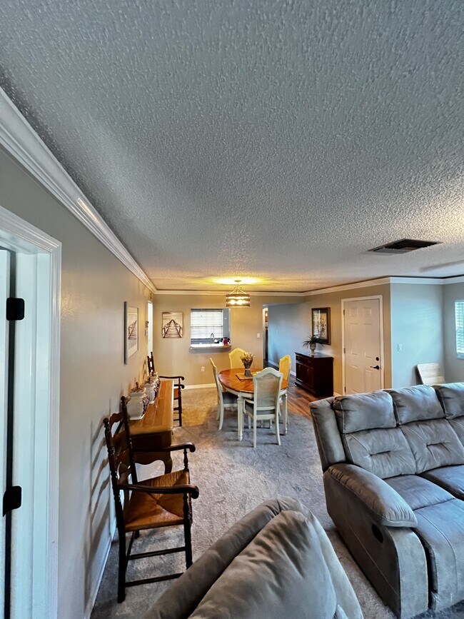 Building Photo - 7104 Nantucket Cir