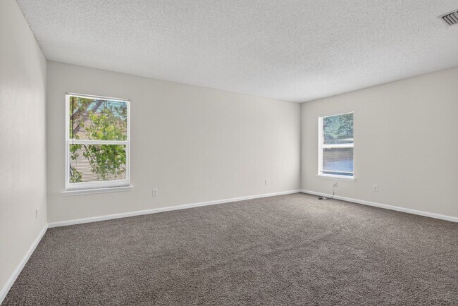 Building Photo - Great location! Great price! Great home!