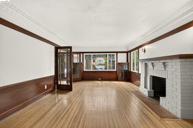 Building Photo - 846 Mandana Blvd