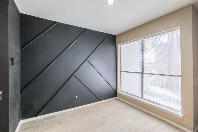 Building Photo - 6633 W Airport Blvd