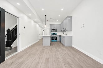 Building Photo - 1308 Rogers Ave