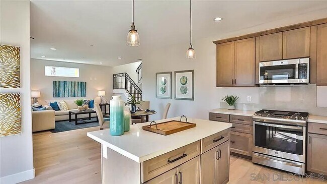 Building Photo - 5051 Savannah St