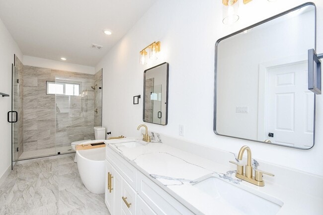 Building Photo - 4913 Nichols St