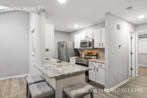 Building Photo - 10965 Gillette-