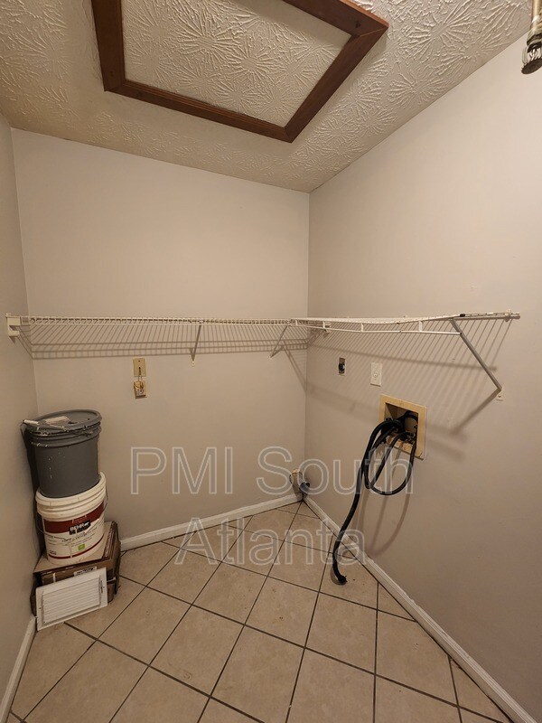 Building Photo - 107 Spring Ct