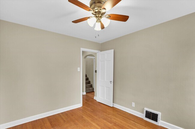 Building Photo - 502 E Washington St