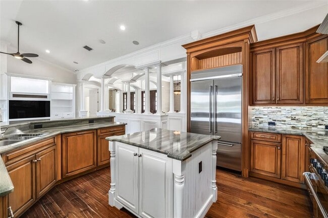 Building Photo - 4812 Waterwitch Point Dr