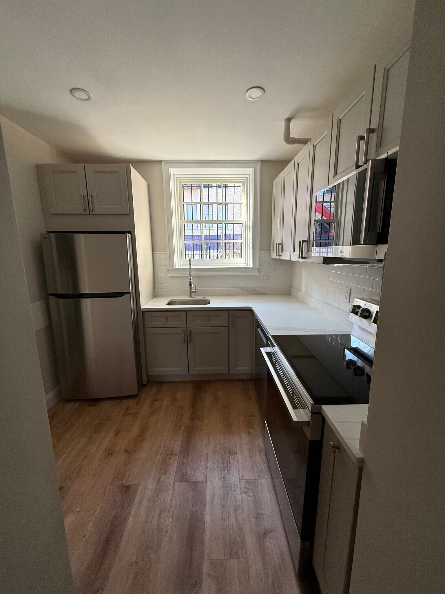 Building Photo - 31 Kirk St